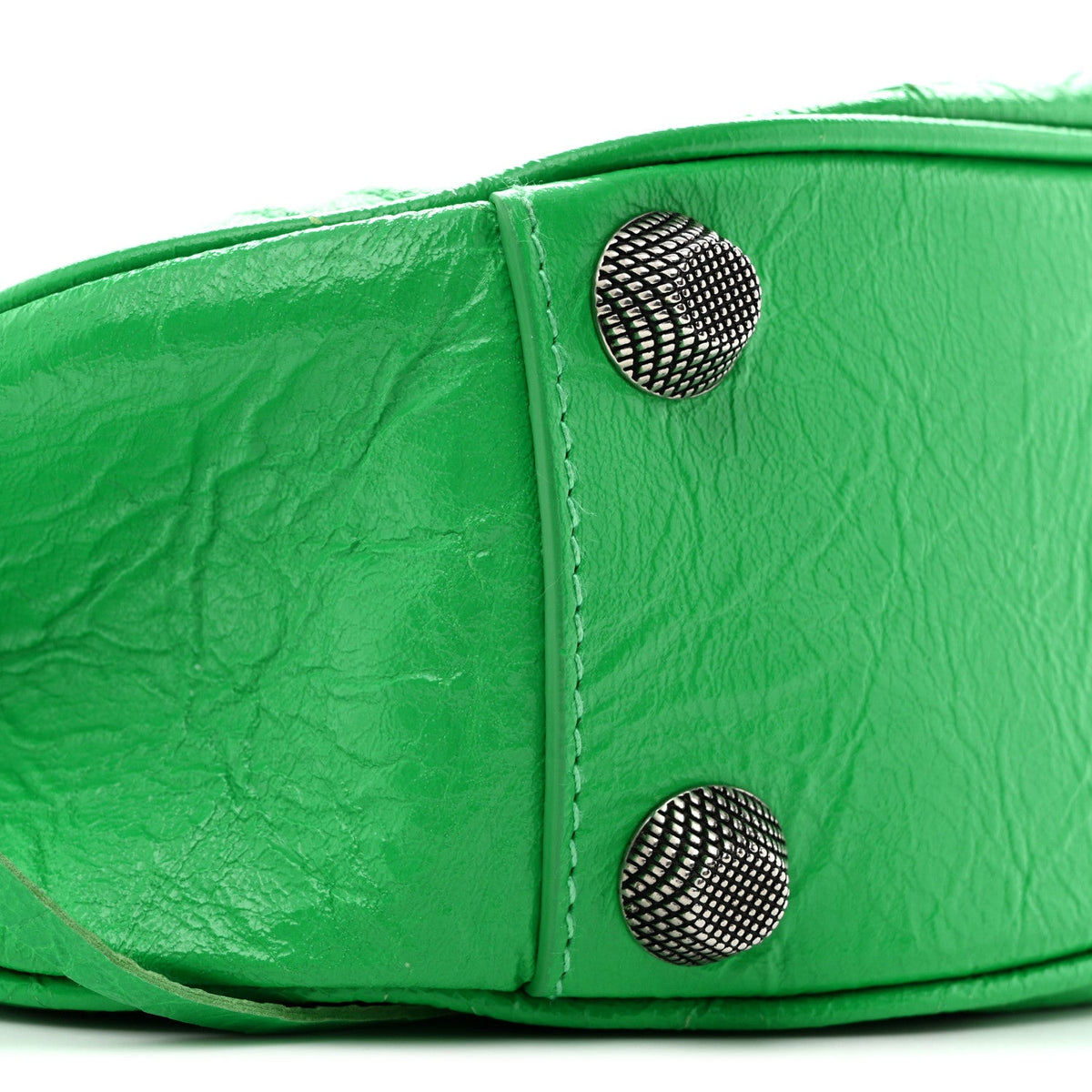 Agneau Arena Small Le Cagole Shoulder Bag Vivid Green