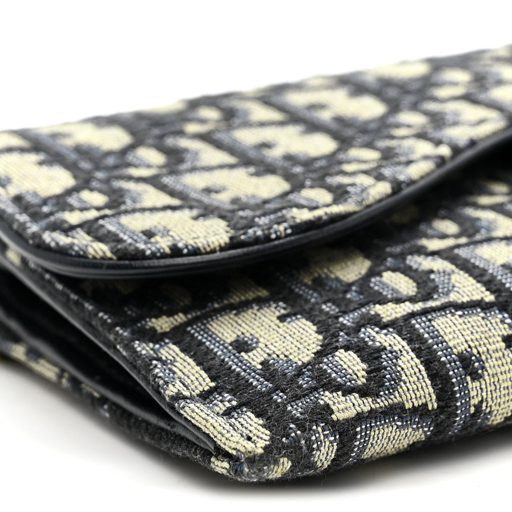 Oblique Saddle Chain Long Wallet Blue