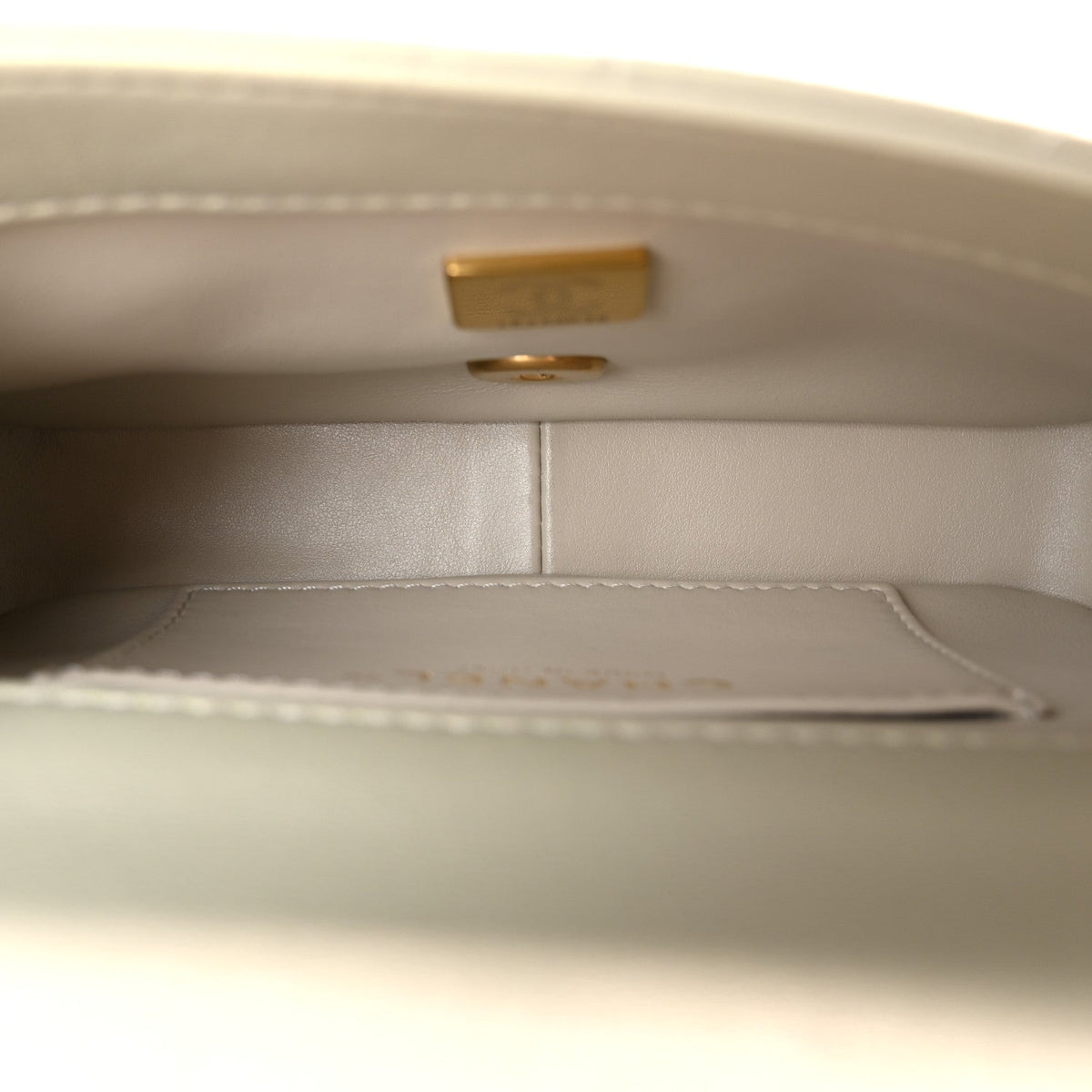Pearly Lambskin Pearl Quilted Mini Flap Ivory