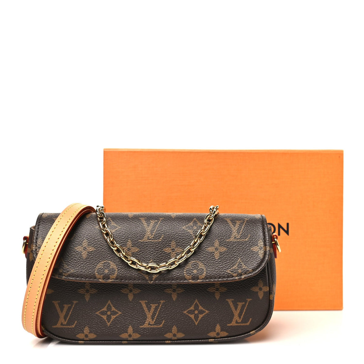 Monogram Ivy Wallet On Chain