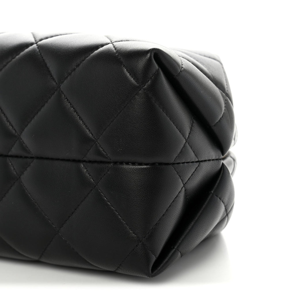 Lambskin Quilted Clutch With Chain Black