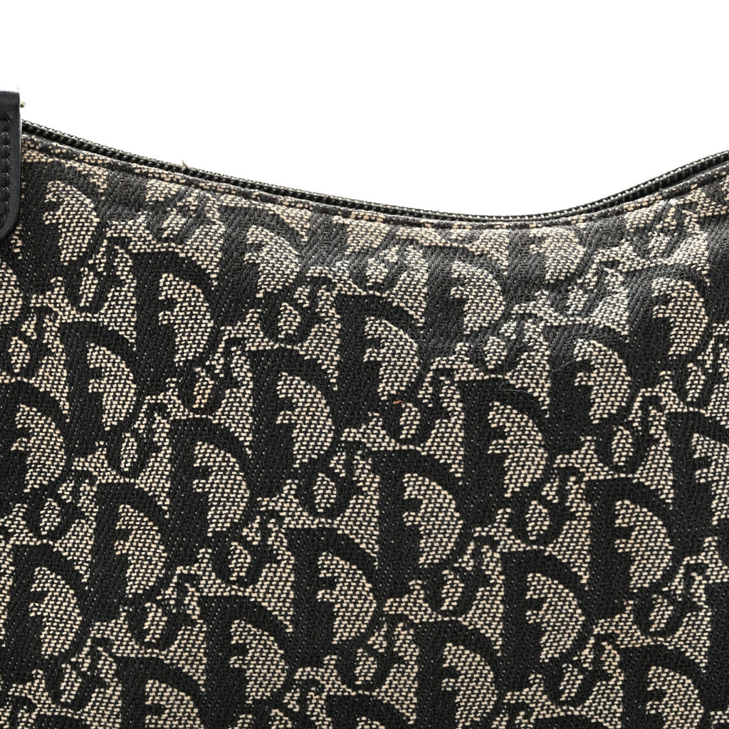 Monogram Shoulder Bag Pochette Black