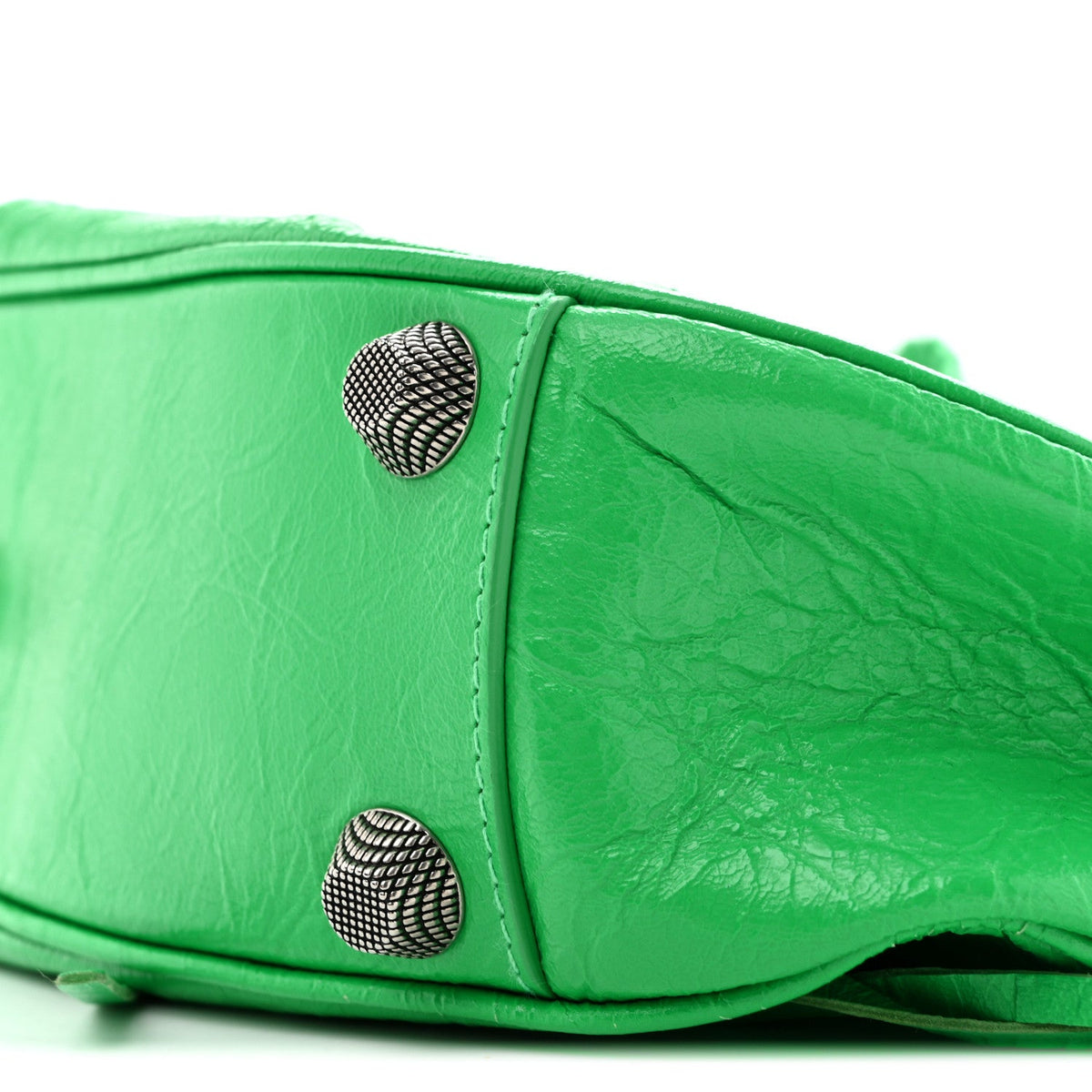 Agneau Arena Small Le Cagole Shoulder Bag Vivid Green
