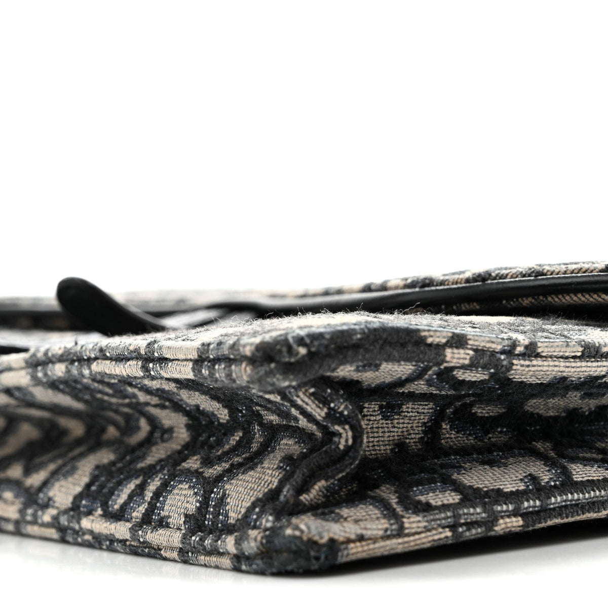 Oblique Saddle Chain Pouch Blue