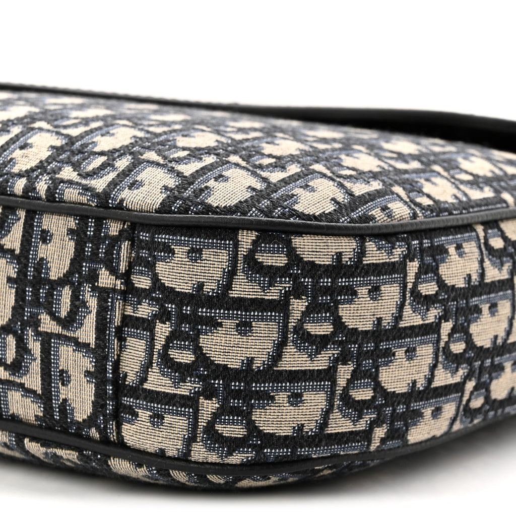 Grained Calfskin Oblique Saddle Messenger Black