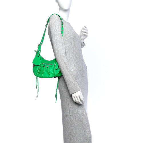 Agneau Arena Small Le Cagole Shoulder Bag Vivid Green