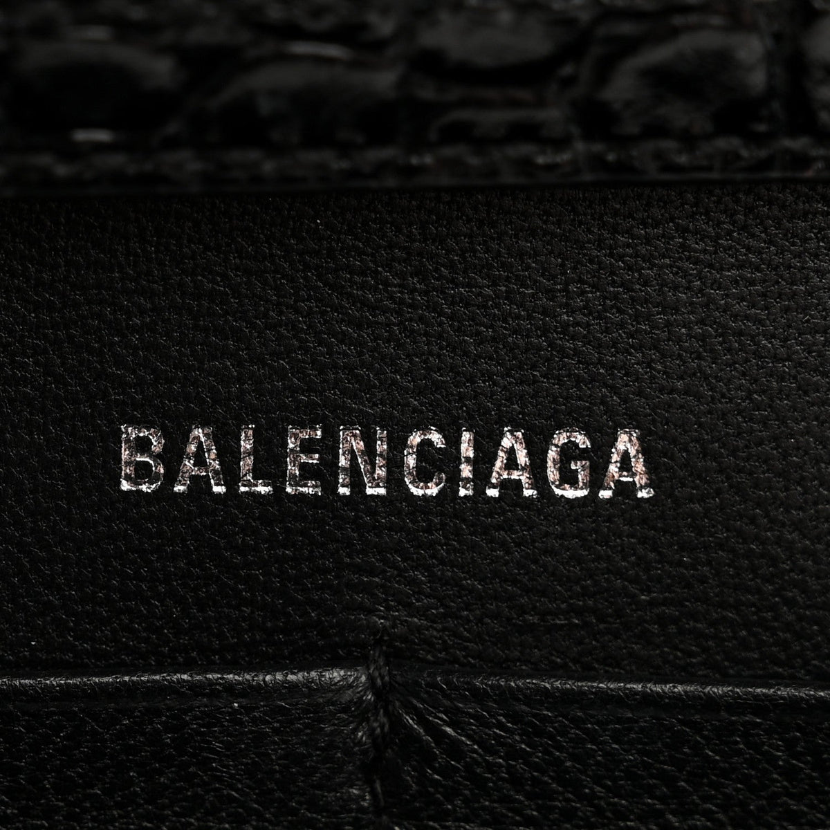 Shiny Calfskin Monochrome Crocodile Embossed Hourglass Chain Bag Black