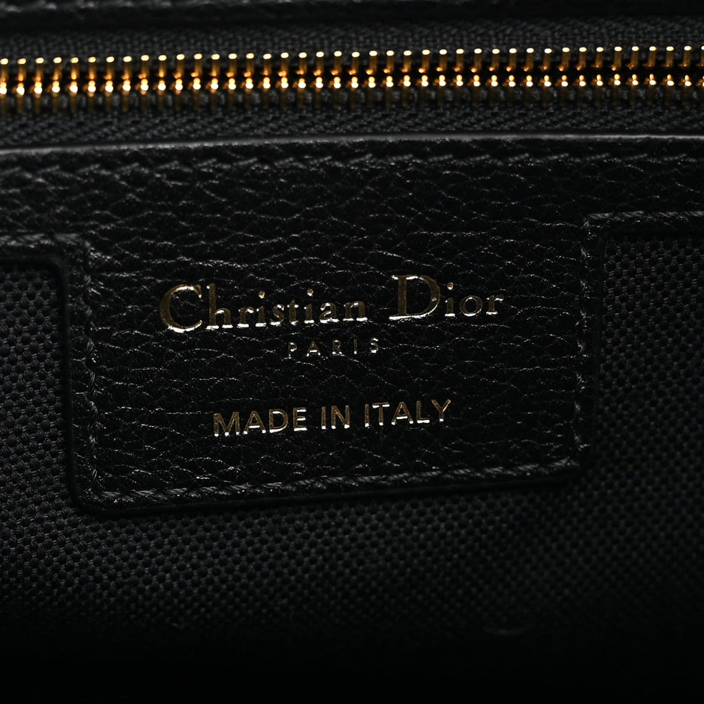 Grained Calfskin Flat Macrocannage Medium Voyage Bag Black