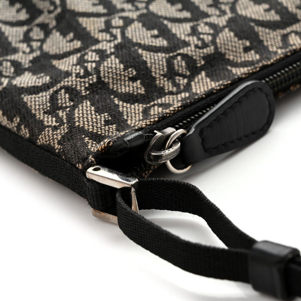 Monogram Shoulder Bag Pochette Black