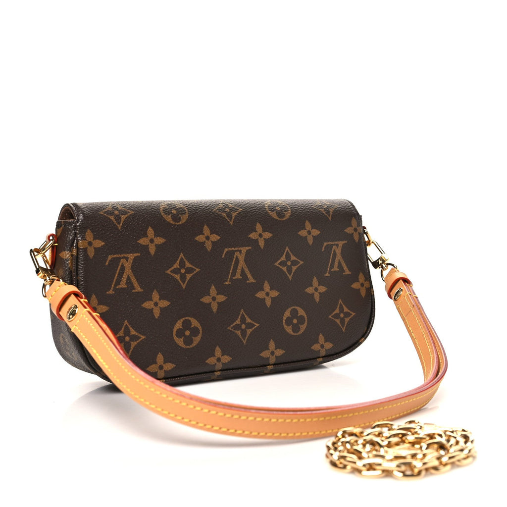 Monogram Ivy Wallet On Chain