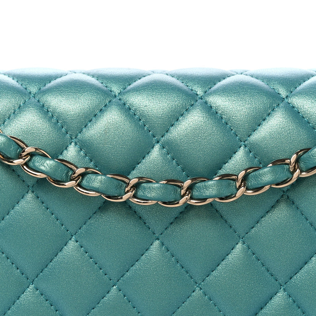 Iridescent Caviar Quilted Medium Double Flap Green
