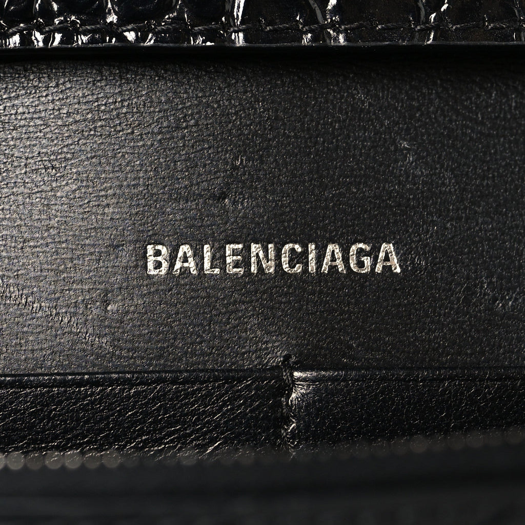 Shiny Calfskin Monochrome Crocodile Embossed Hourglass Chain Bag Black