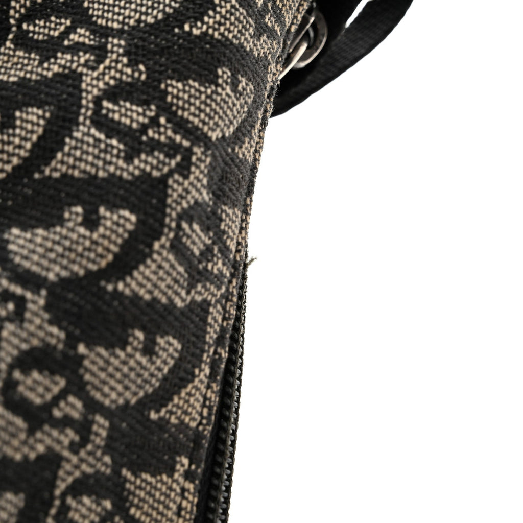 Monogram Shoulder Bag Pochette Black