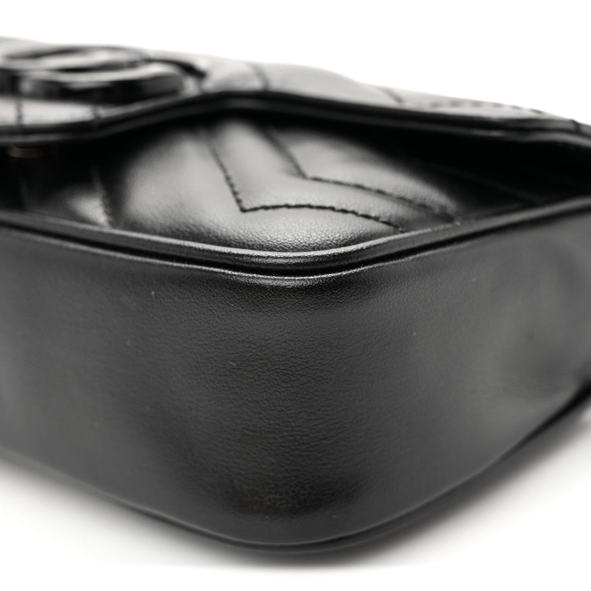 Calfskin Matelasse Monochrome GG Marmont Chain Belt Bag Black